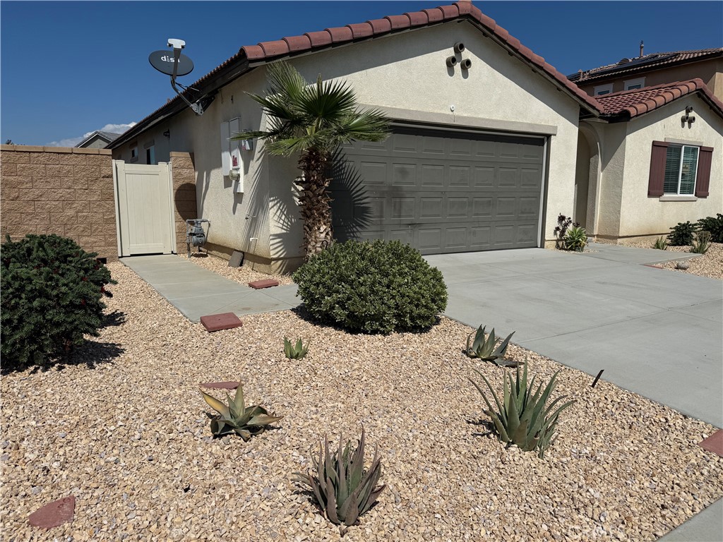 308 Bristolwood Road Hemet, CA 92543 - Photo 2 of 25