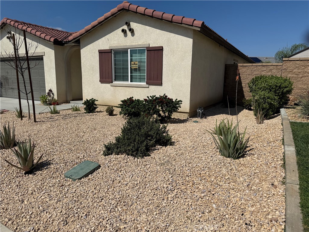 308 Bristolwood Road Hemet, CA 92543 - Photo 4 of 25