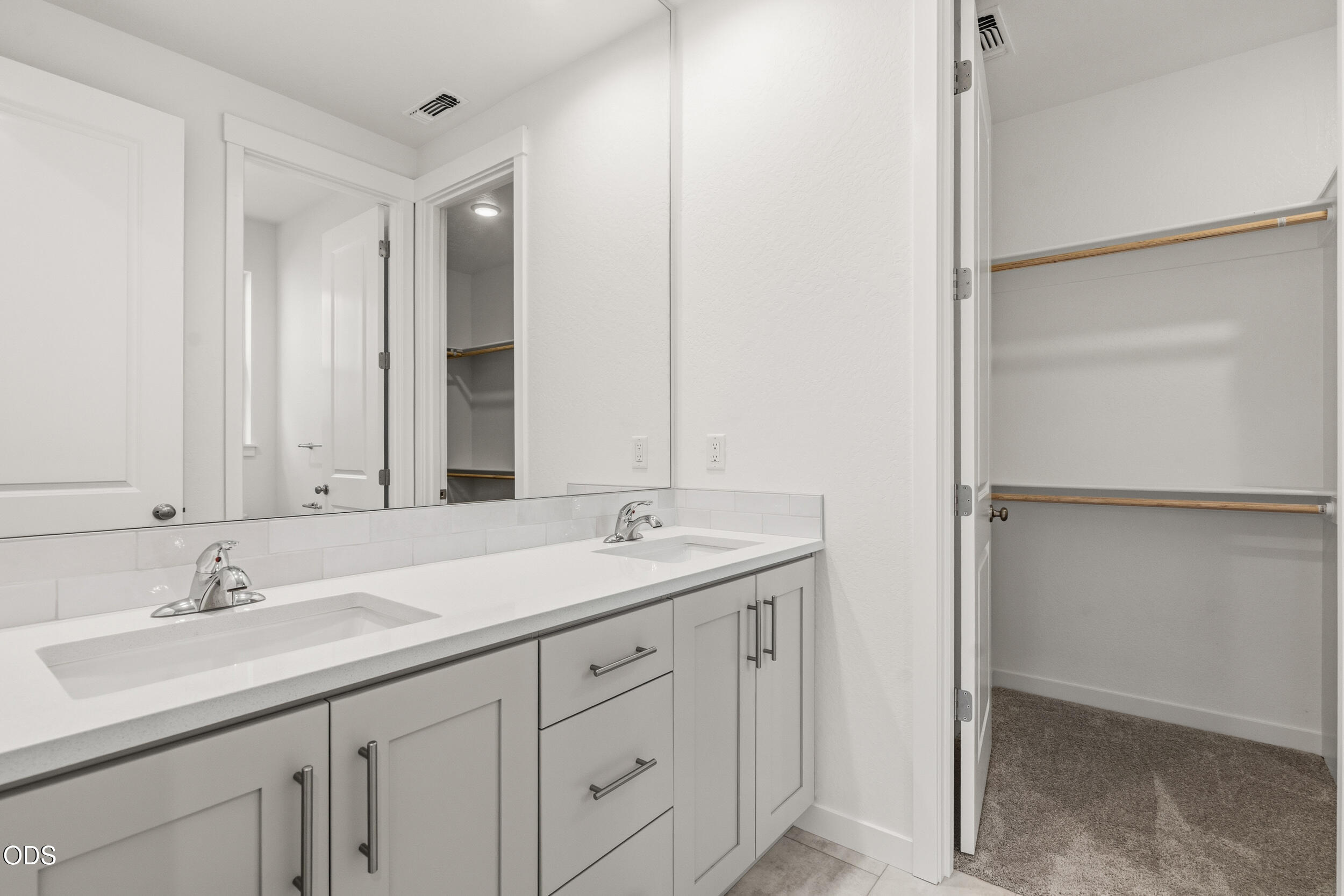 136 Valemont Drive, Unit 13 Eagle Point, OR 97524 - Photo 19 of 31