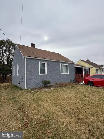 a house view with a outdoor space