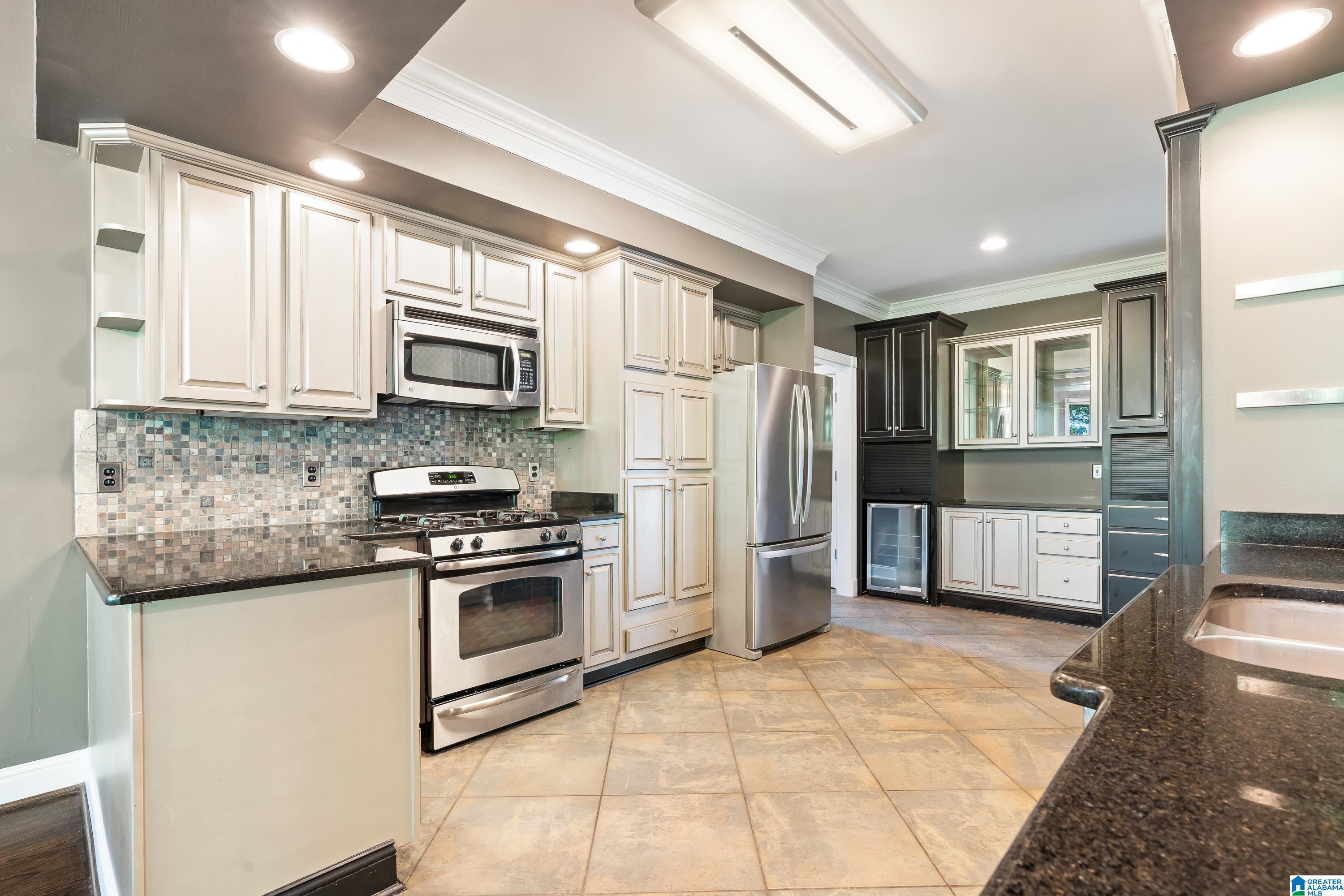 107 Oxford Way Pelham, AL 35124 - Photo 16 of 68