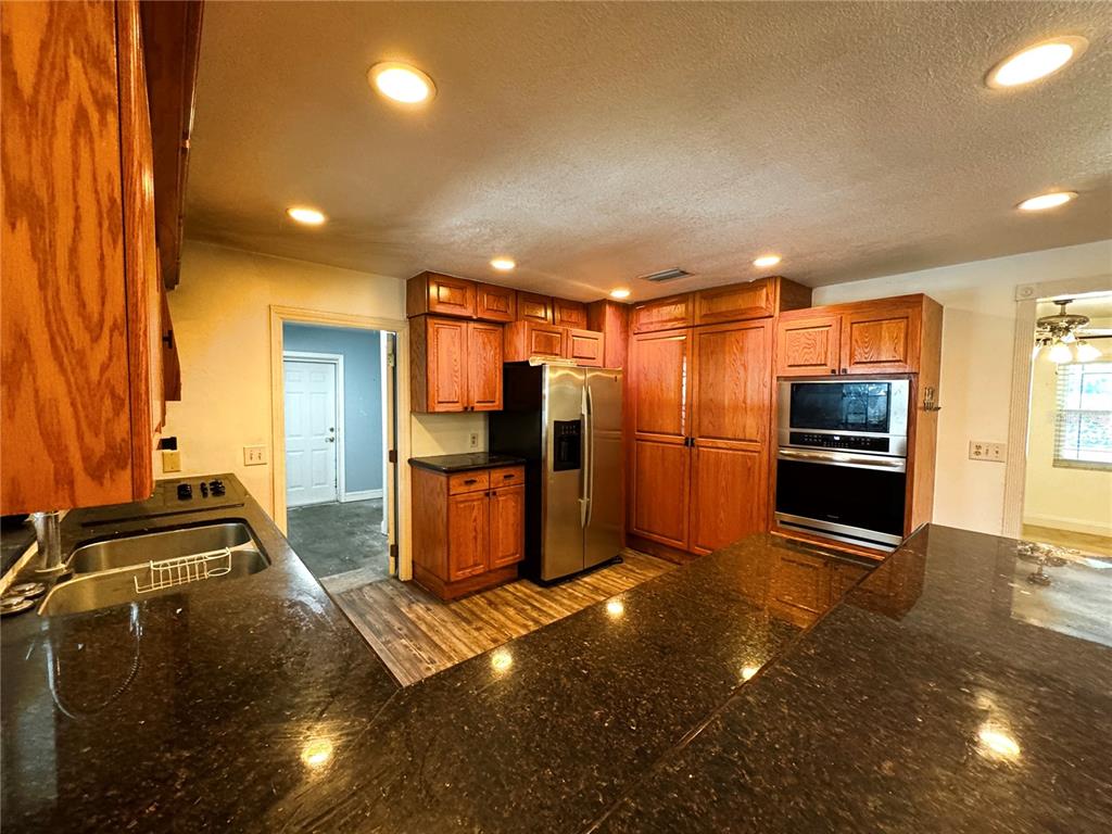 3419 Pearson Road Valrico, FL 33596 - Photo 6 of 20 a view of a room with gym equipment