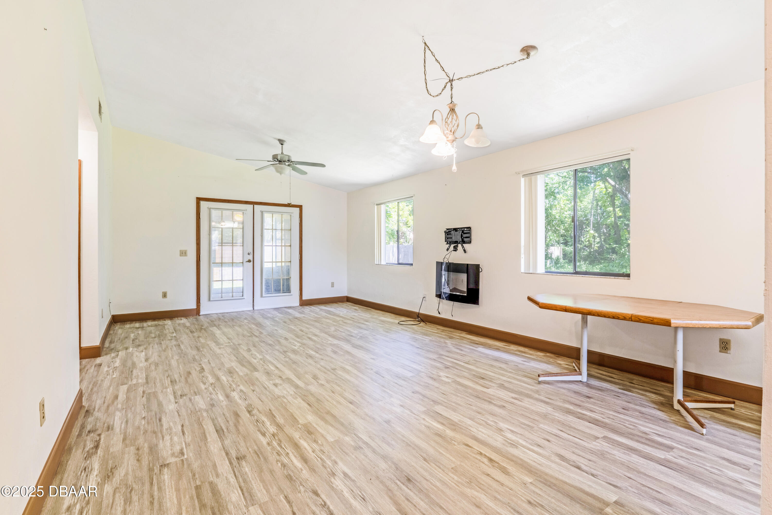 1307 Deer Springs Road Port Orange, FL 32129 - Photo 5 of 36 Living/Dining
