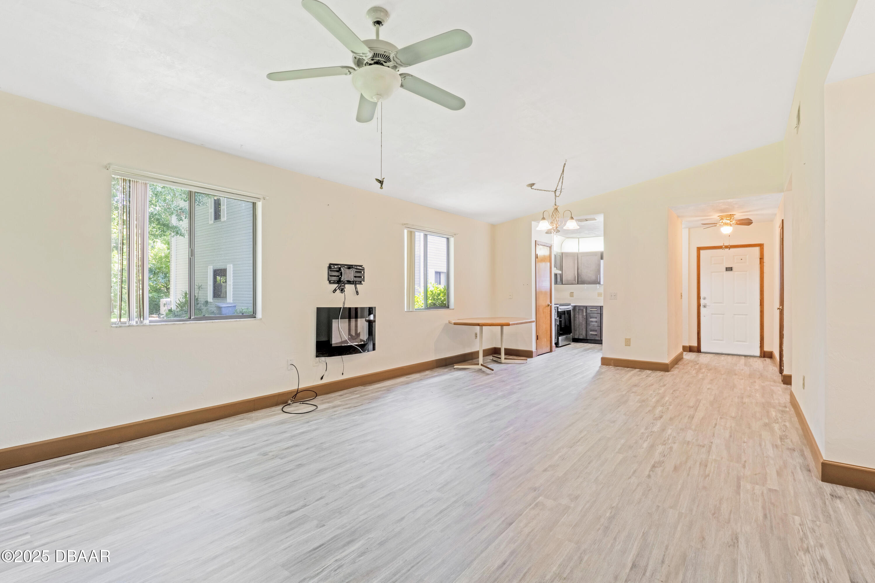 1307 Deer Springs Road Port Orange, FL 32129 - Photo 7 of 36 Living/Dining