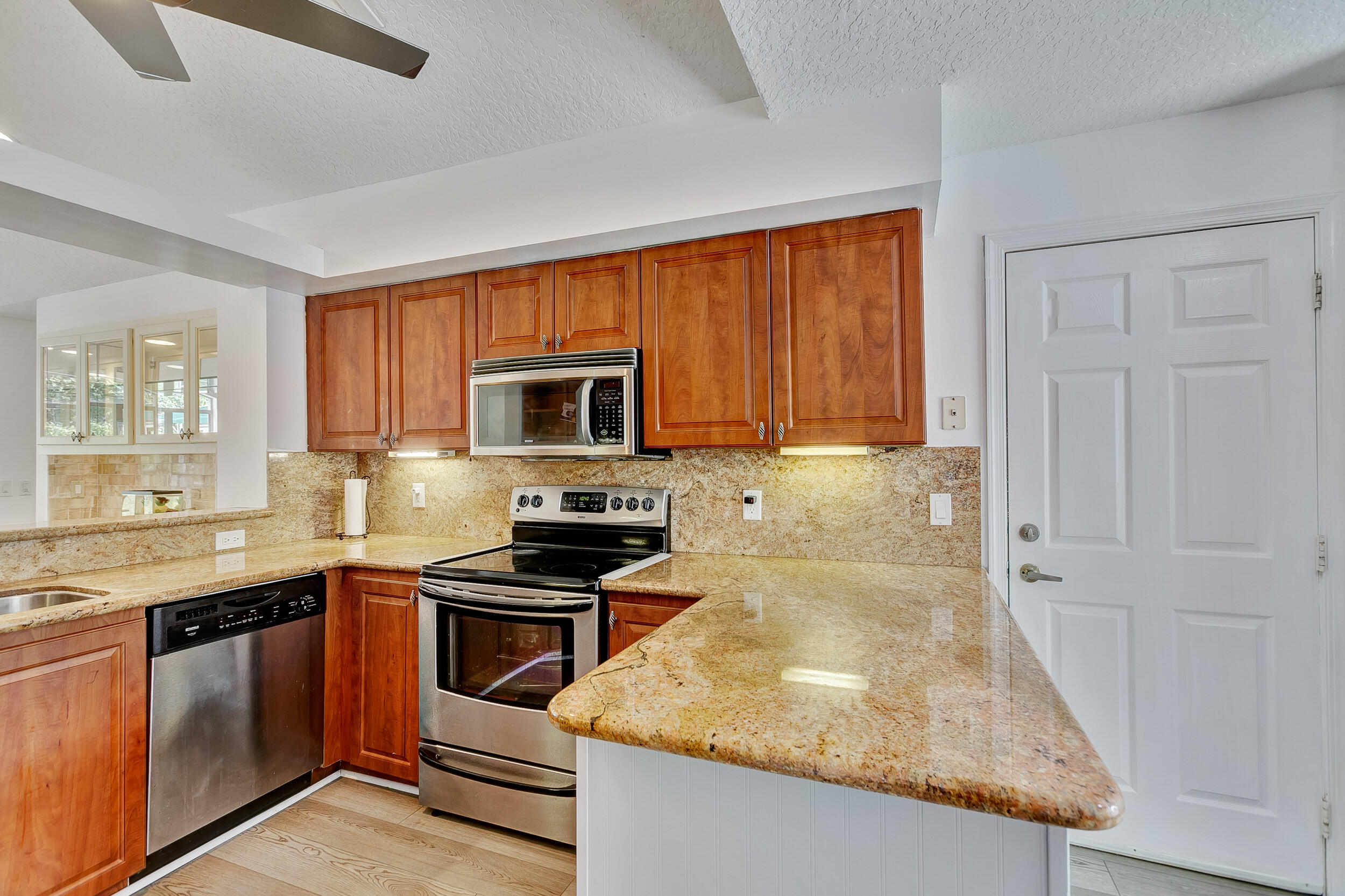 3051 Casa Rio Court Riviera Beach, FL 33418 - Photo 13 of 56 Kitchen
