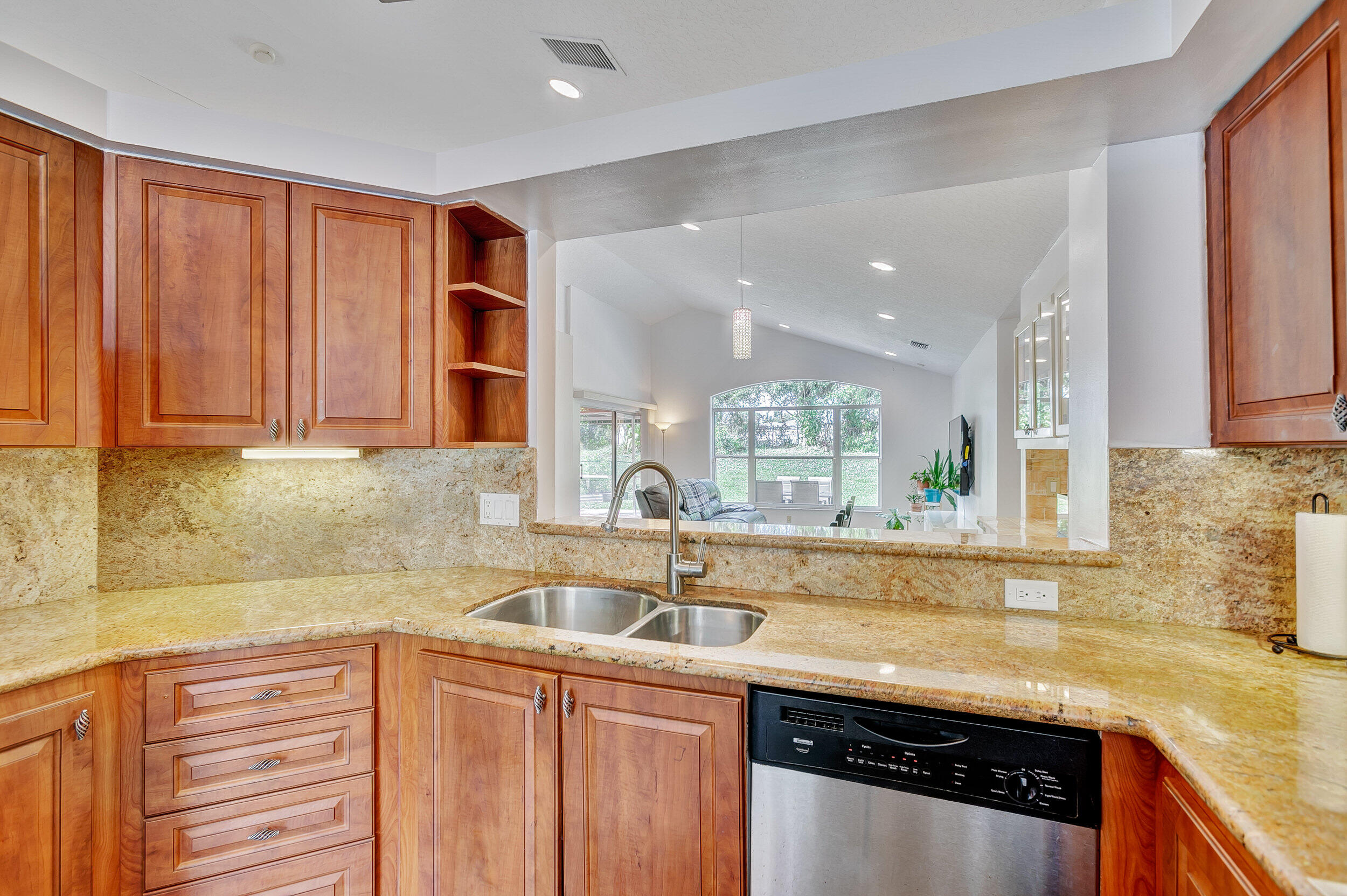 3051 Casa Rio Court Riviera Beach, FL 33418 - Photo 14 of 56 Kitchen