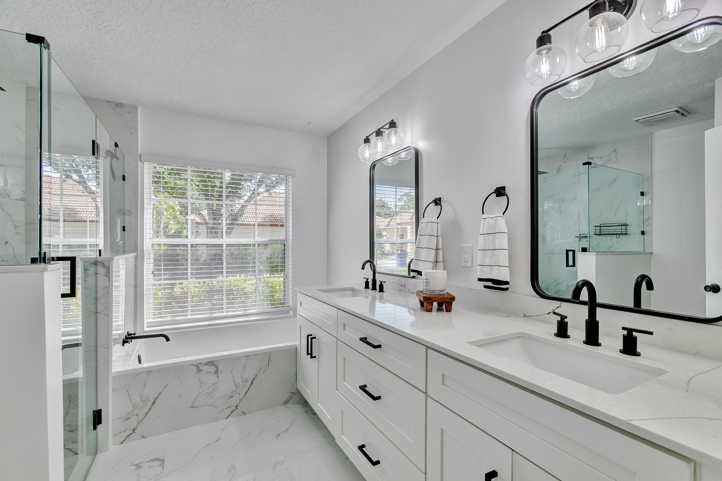 3051 Casa Rio Court Riviera Beach, FL 33418 - Photo 21 of 56 Master Bath