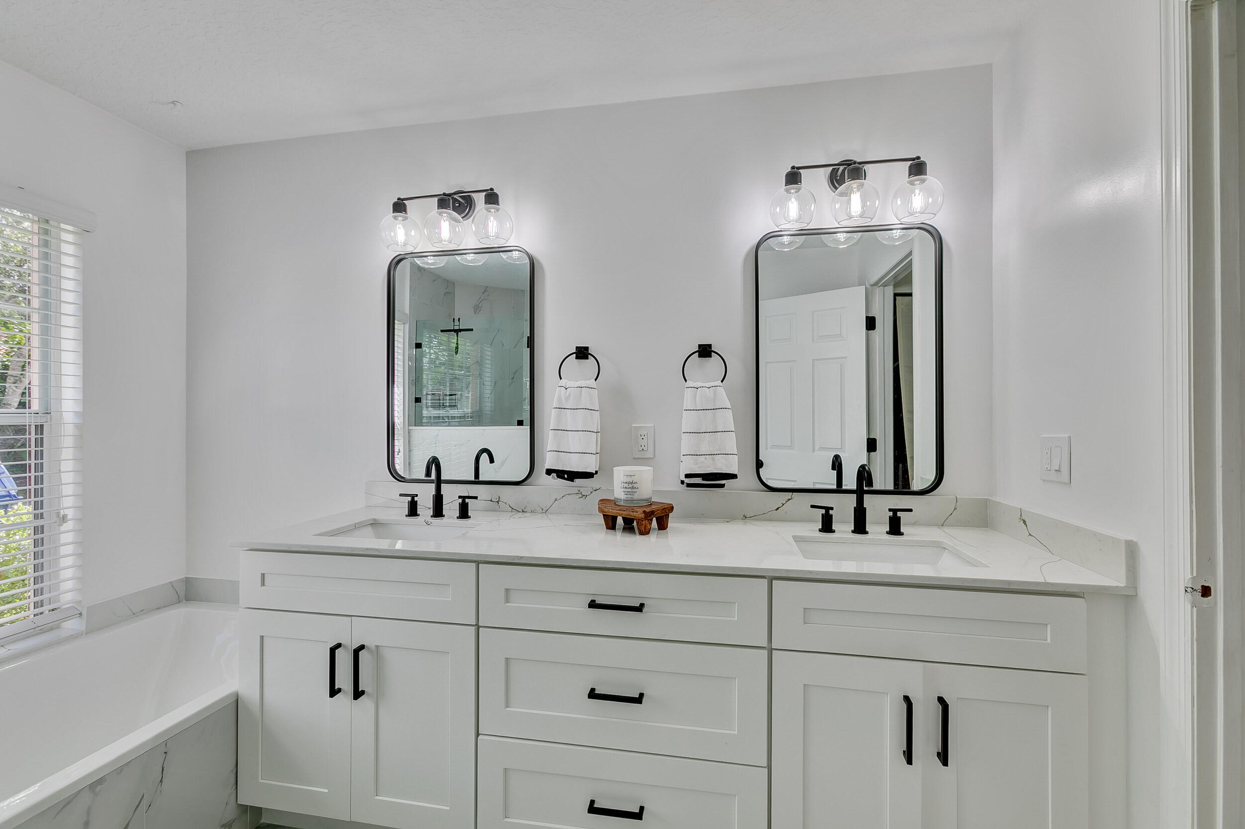 3051 Casa Rio Court Riviera Beach, FL 33418 - Photo 22 of 56 Master Bath