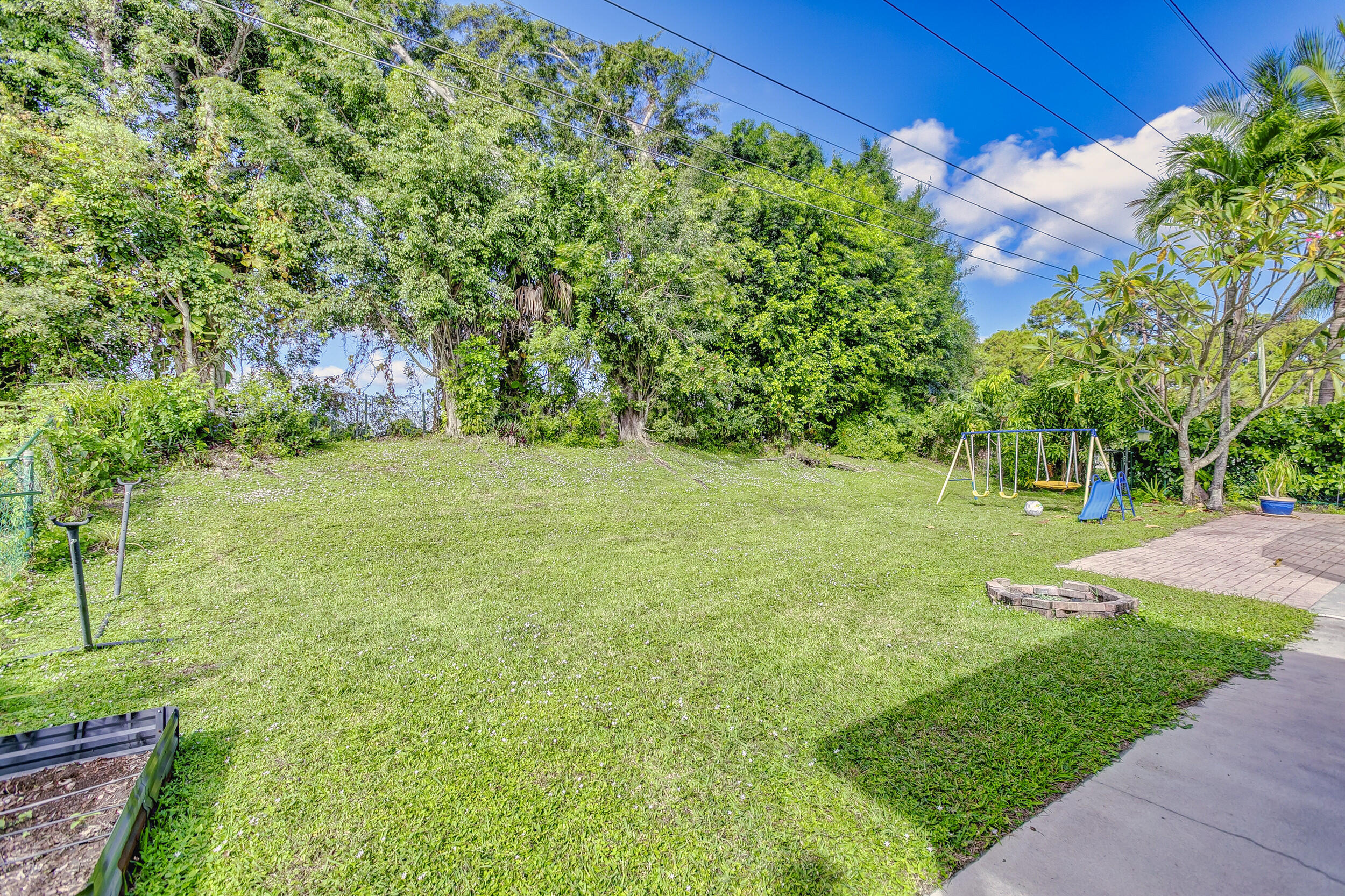 3051 Casa Rio Court Riviera Beach, FL 33418 - Photo 36 of 56 Yard