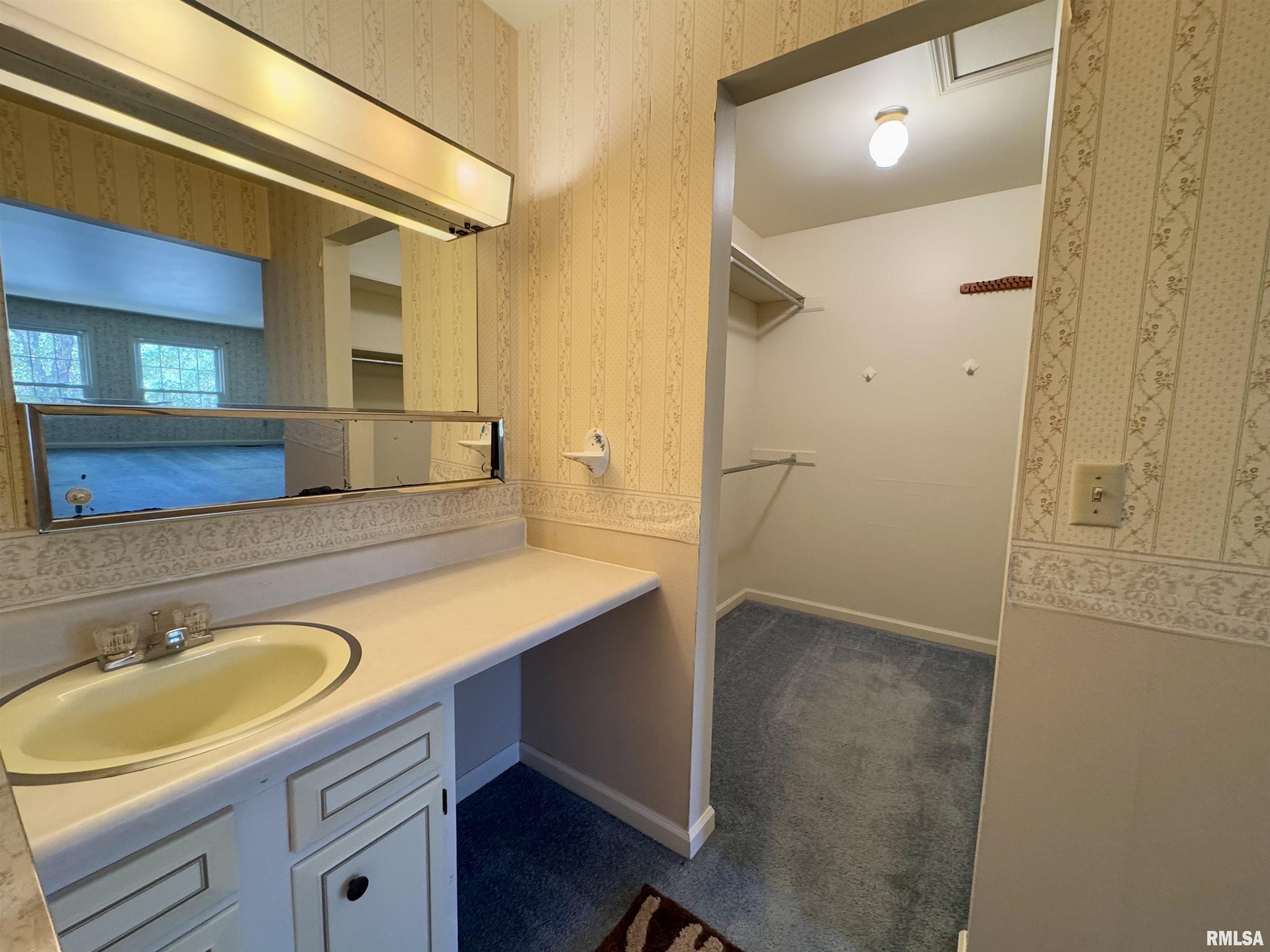 130 South Yorktown Road Macomb, IL 61455 - Photo 23 of 40