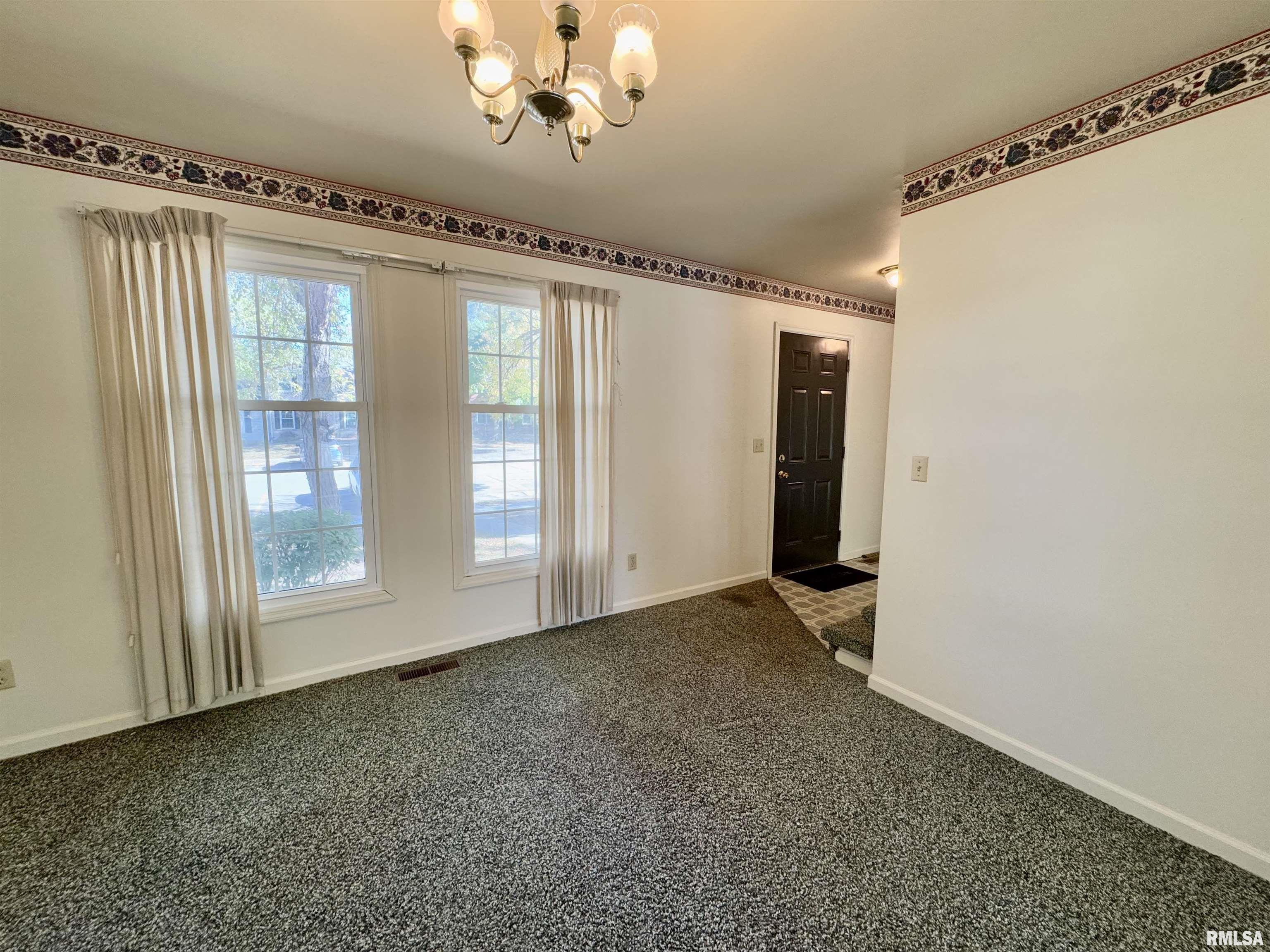 130 South Yorktown Road Macomb, IL 61455 - Photo 6 of 40