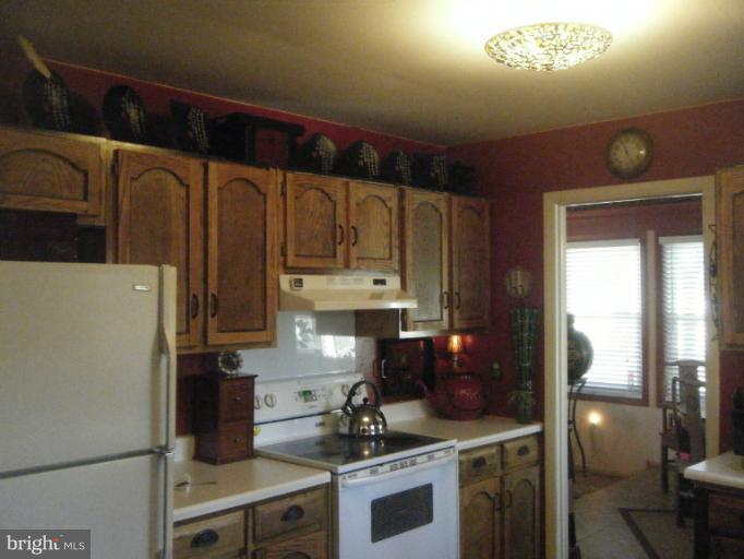 120 South Fox Road Sterling, VA 20164 - Photo 11 of 13 Kitchen