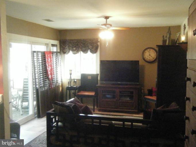 120 South Fox Road Sterling, VA 20164 - Photo 8 of 13 Family Room