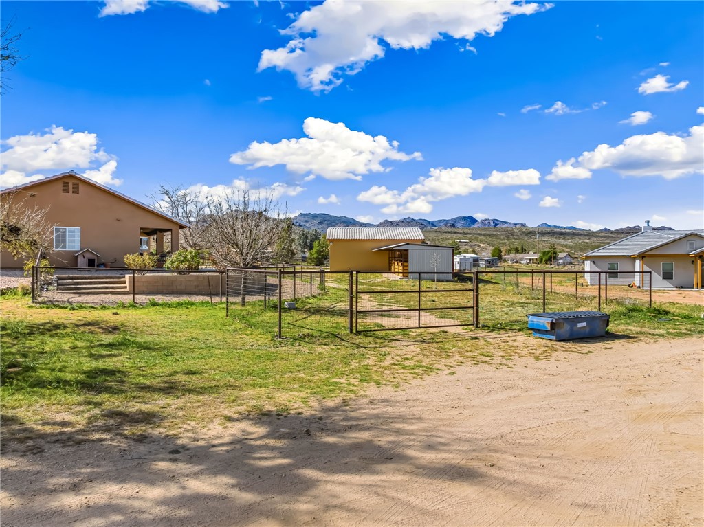 2205 East Cactus Wren Road Kingman, AZ 86409 - Photo 56 of 68 RV gates