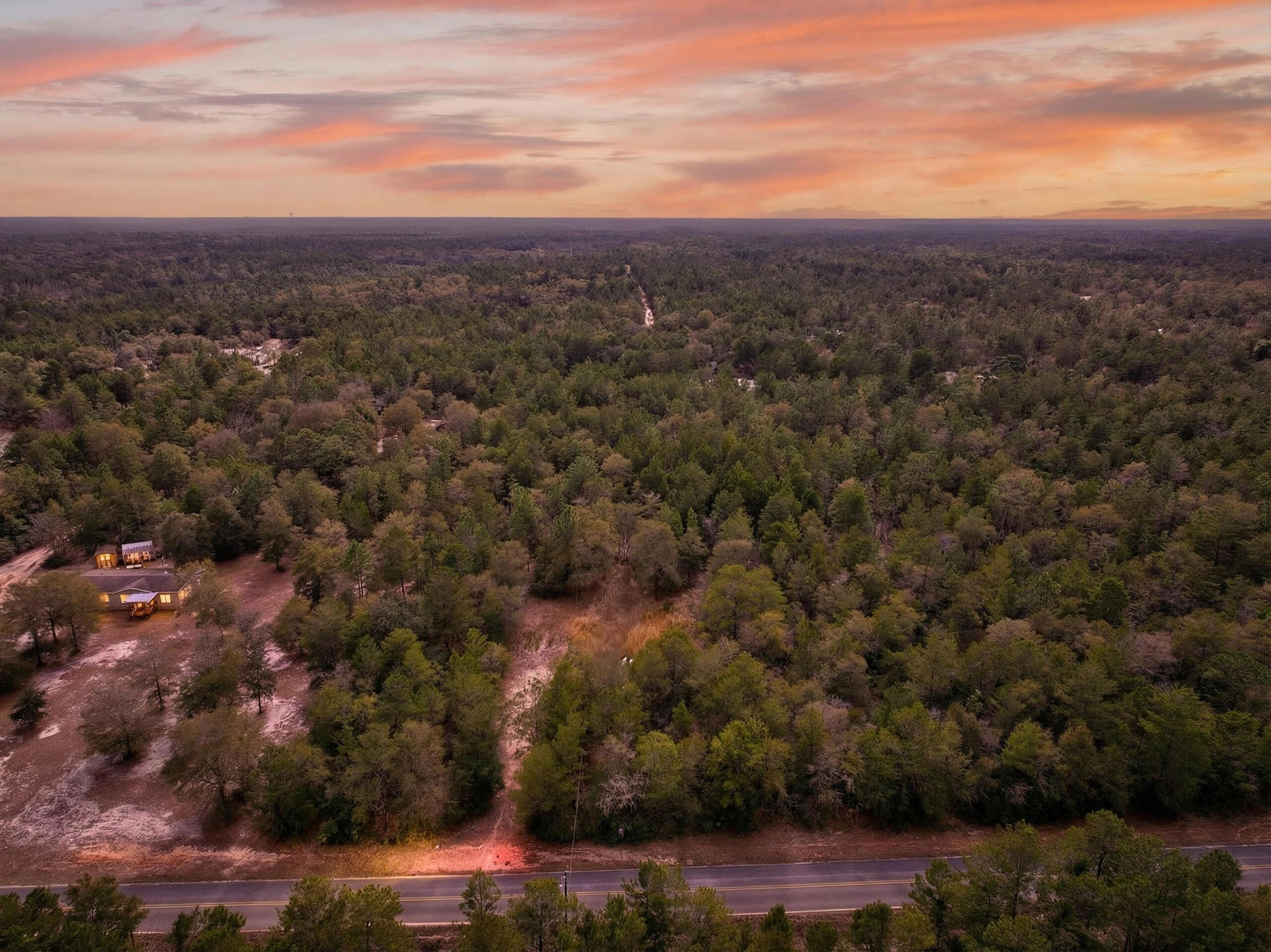 610 Spring Hill Road DeFuniak Springs, FL 32433 - Photo 14 of 20 a view of city and mountain