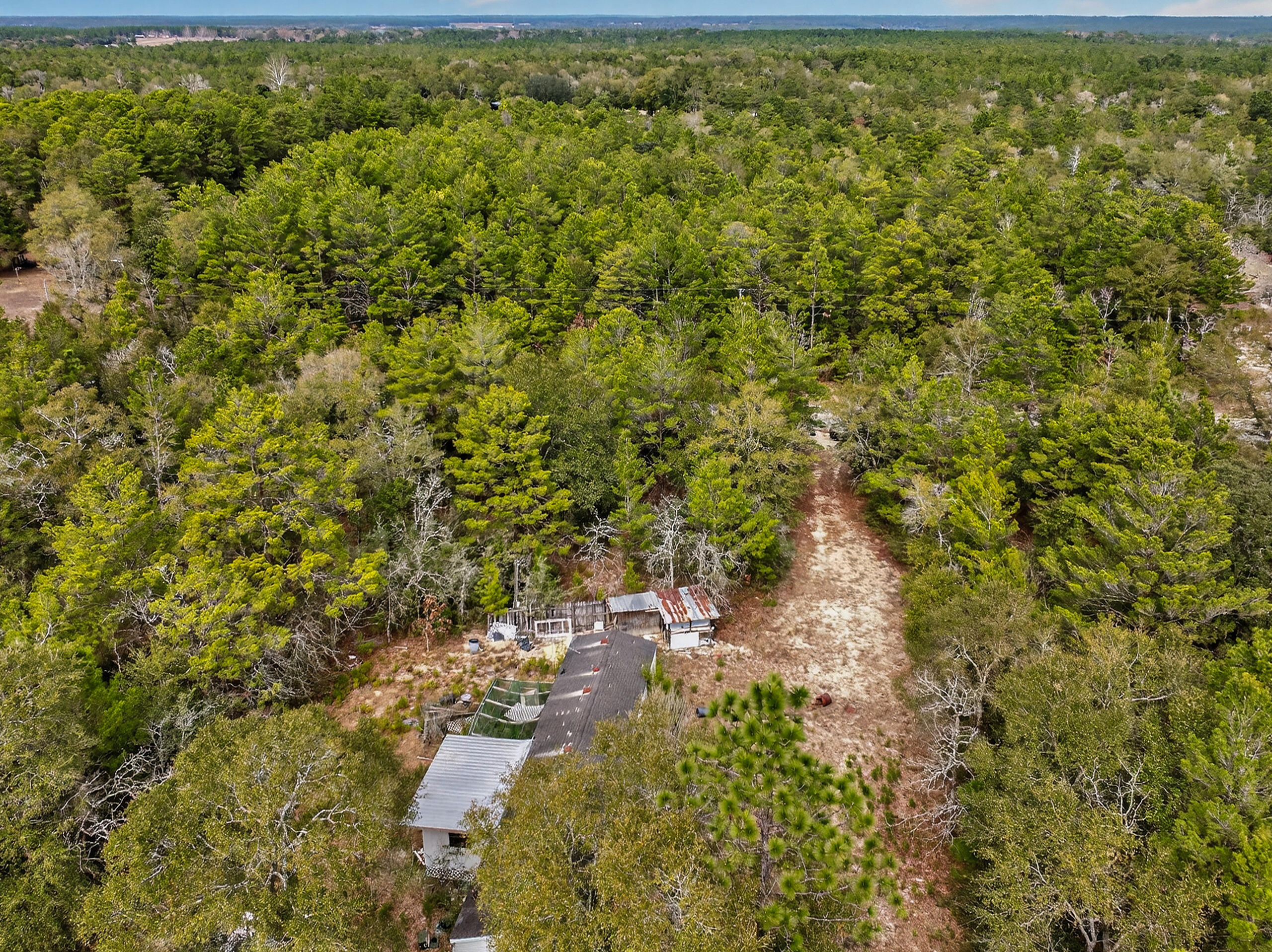610 Spring Hill Road DeFuniak Springs, FL 32433 - Photo 10 of 20 a view of a houses with yard