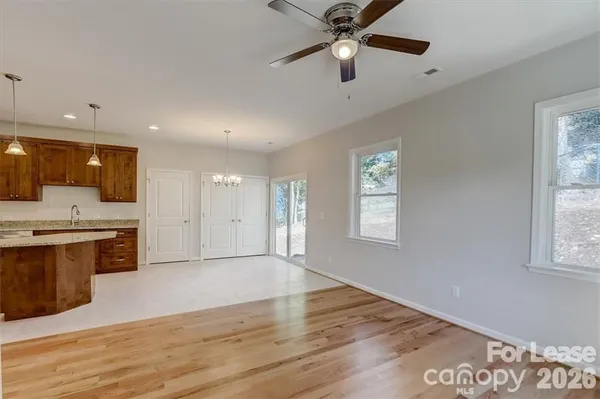 $2,300 | 48 John Halford Court, Hendersonville, NC 28792