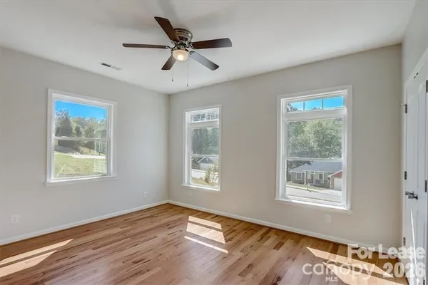 $2,300 | 48 John Halford Court, Hendersonville, NC 28792