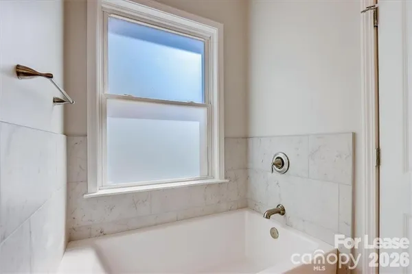 $2,300 | 48 John Halford Court, Hendersonville, NC 28792