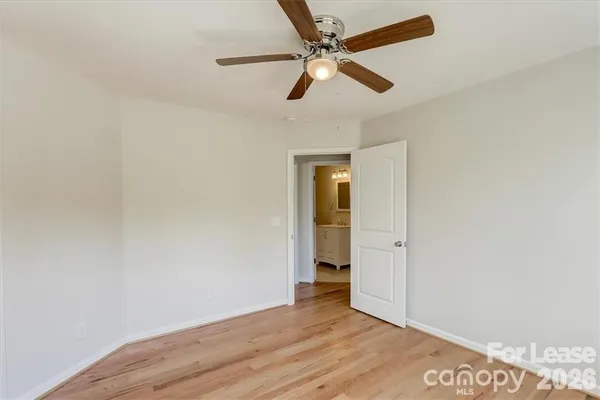 $2,300 | 48 John Halford Court, Hendersonville, NC 28792