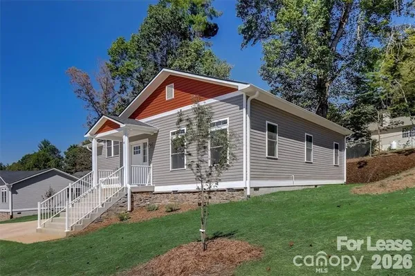 $2,300 | 48 John Halford Court, Hendersonville, NC 28792