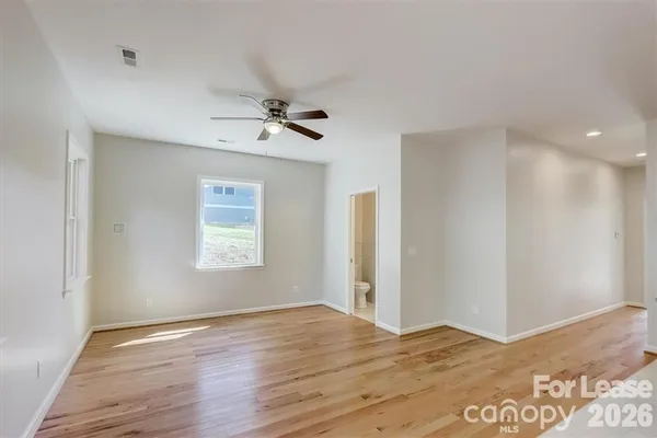 $2,300 | 48 John Halford Court, Hendersonville, NC 28792