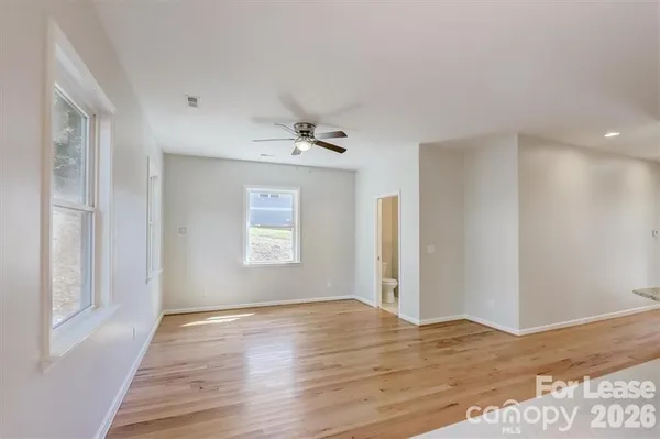 $2,300 | 48 John Halford Court, Hendersonville, NC 28792