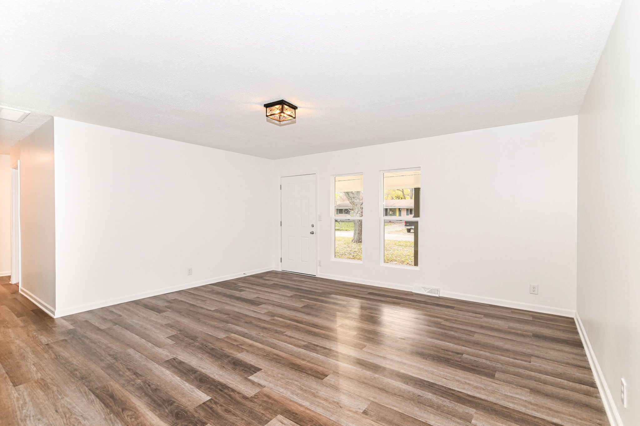1504 Raintree Drive Anderson, IN 46011 - Photo 12 of 32 Gallery Image 12