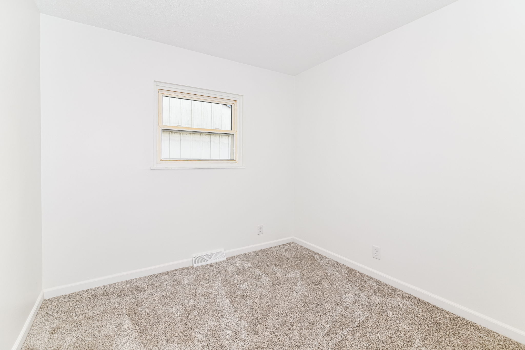 1504 Raintree Drive Anderson, IN 46011 - Photo 16 of 32 Gallery Image 16