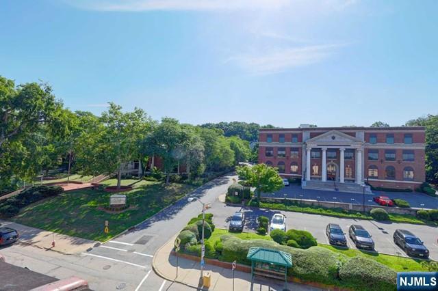22 Engle Street, Unit R17 Englewood, NJ 07631 - Photo 22 of 36