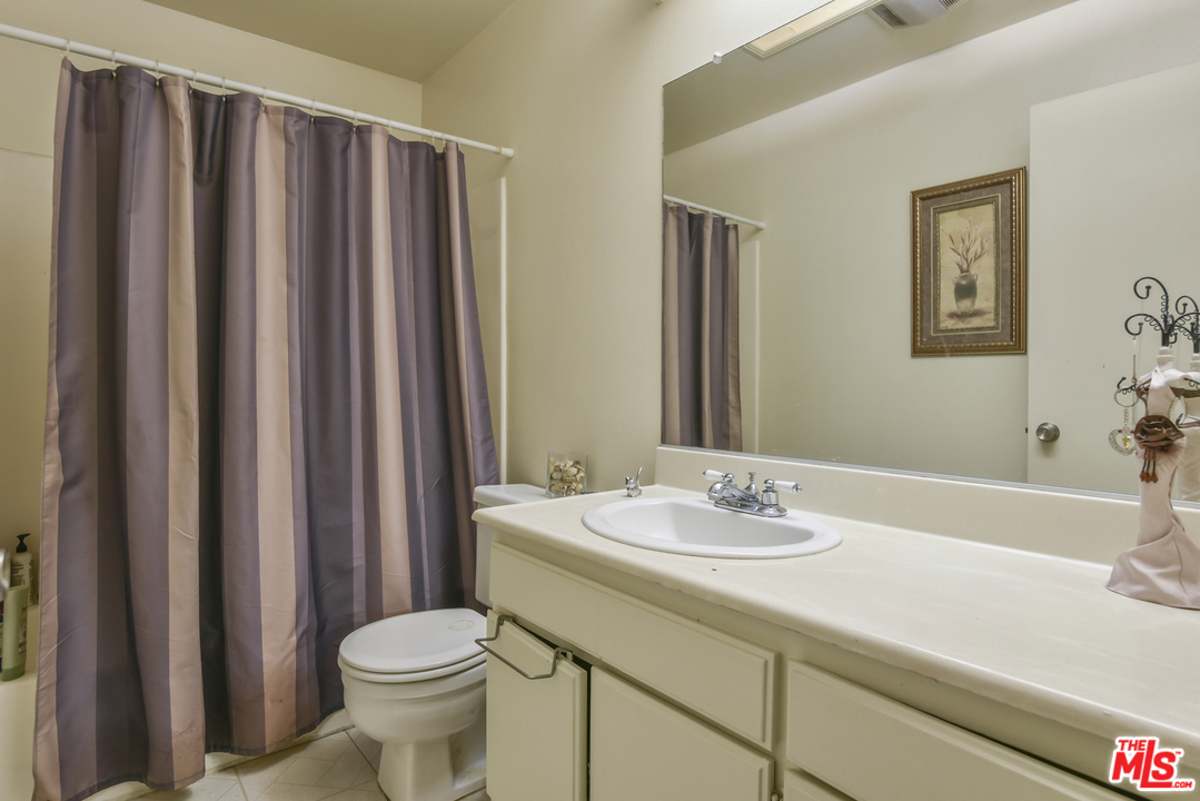 14860 Reedley Street, Unit B Moorpark, CA 93021 - Photo 11 of 18 Gallery Image 11