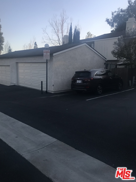 14860 Reedley Street, Unit B Moorpark, CA 93021 - Photo 17 of 18 Gallery Image 17