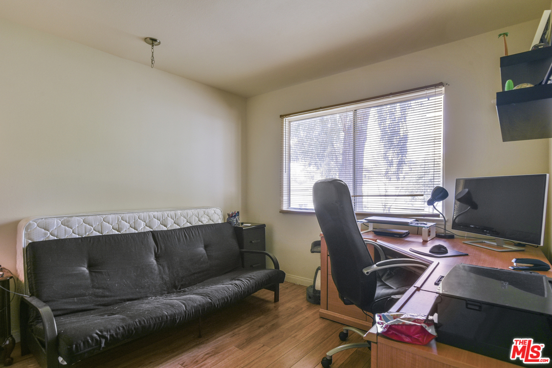 14860 Reedley Street, Unit B Moorpark, CA 93021 - Photo 6 of 18 Gallery Image 6