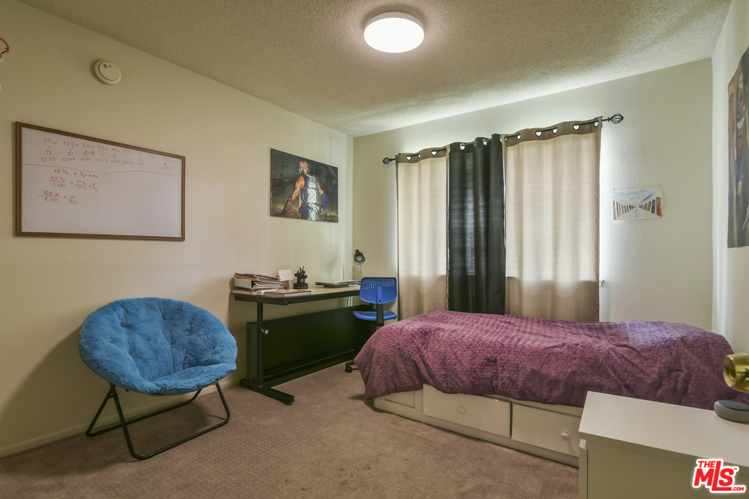 14860 Reedley Street, Unit B Moorpark, CA 93021 - Photo 7 of 18 Gallery Image 7
