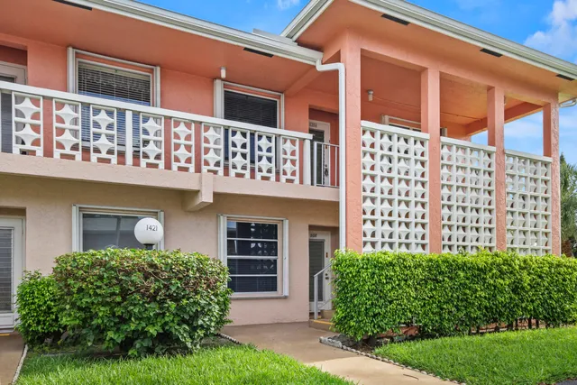 $1,800 | 1421 Northwest 20th Avenue, Unit 204, Delray Beach, FL 33445