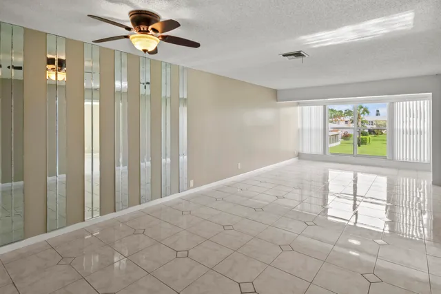 $1,800 | 1421 Northwest 20th Avenue, Unit 204, Delray Beach, FL 33445