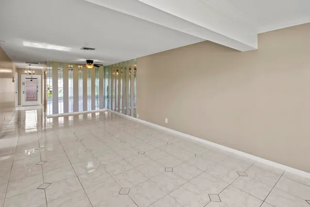 $1,800 | 1421 Northwest 20th Avenue, Unit 204, Delray Beach, FL 33445