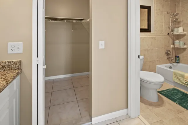 $1,800 | 1421 Northwest 20th Avenue, Unit 204, Delray Beach, FL 33445