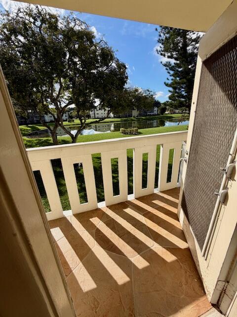 272 Dorset G Boca Raton, FL 33434 - Photo 4 of 50 Welcome Home!