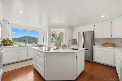 $1,550,000 | 3132 Don Rolando, Escondido, CA 92025