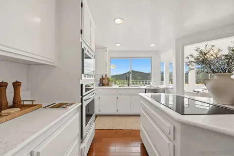 $1,550,000 | 3132 Don Rolando, Escondido, CA 92025