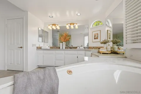 $1,550,000 | 3132 Don Rolando, Escondido, CA 92025