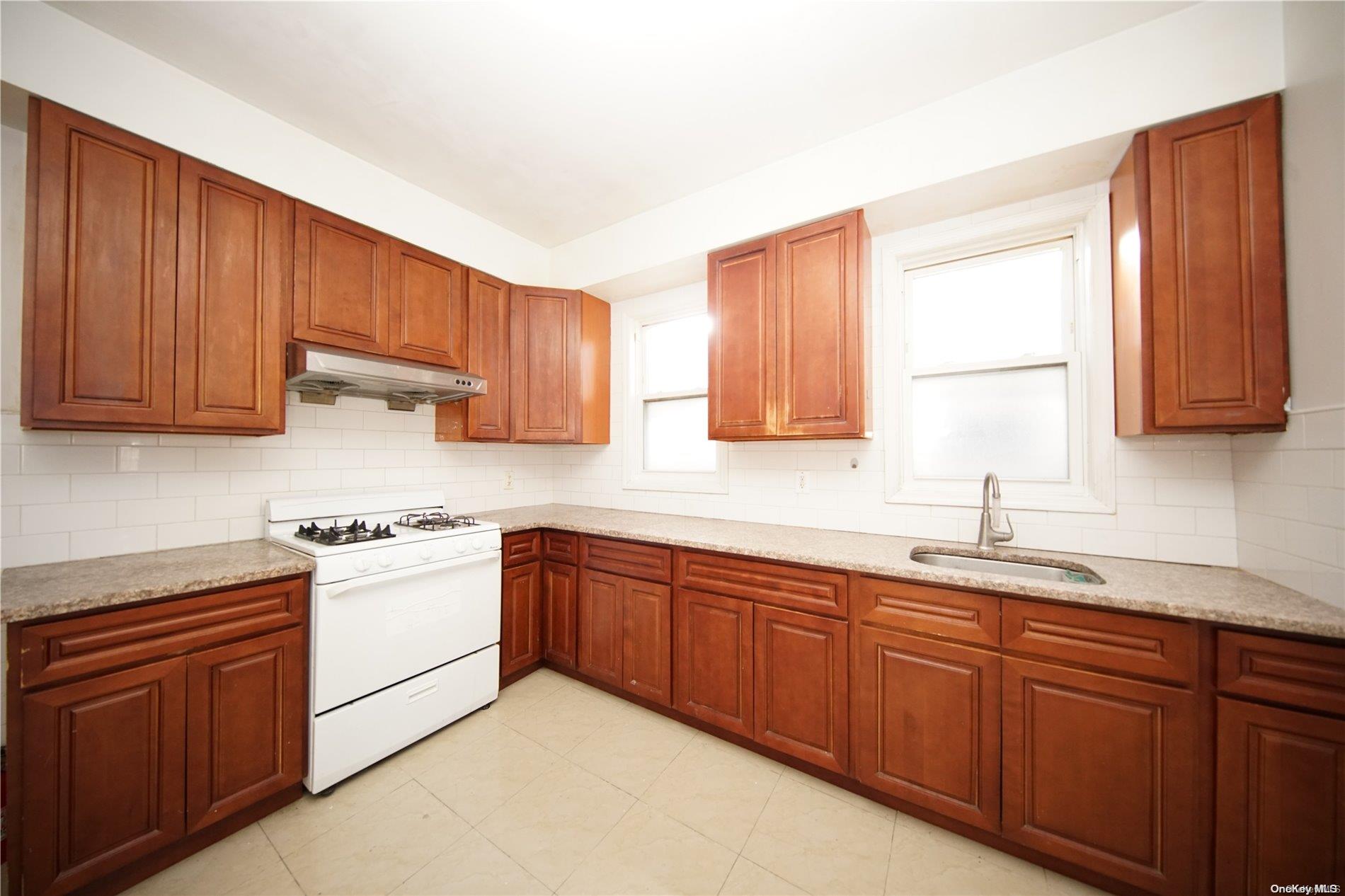 47-28 98th Street Queens, NY 11368 - Photo 2 of 22