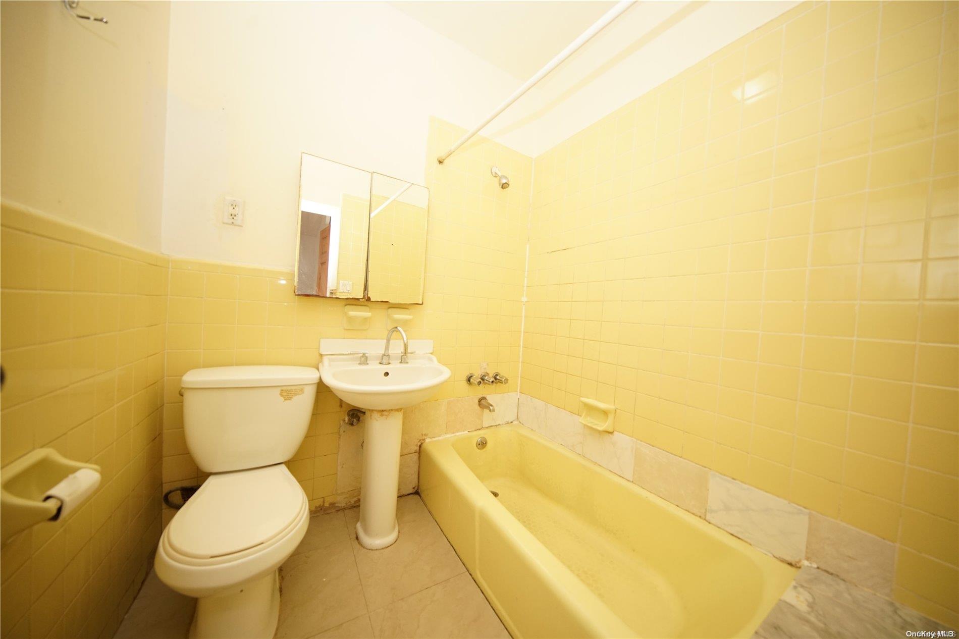 47-28 98th Street Queens, NY 11368 - Photo 6 of 22