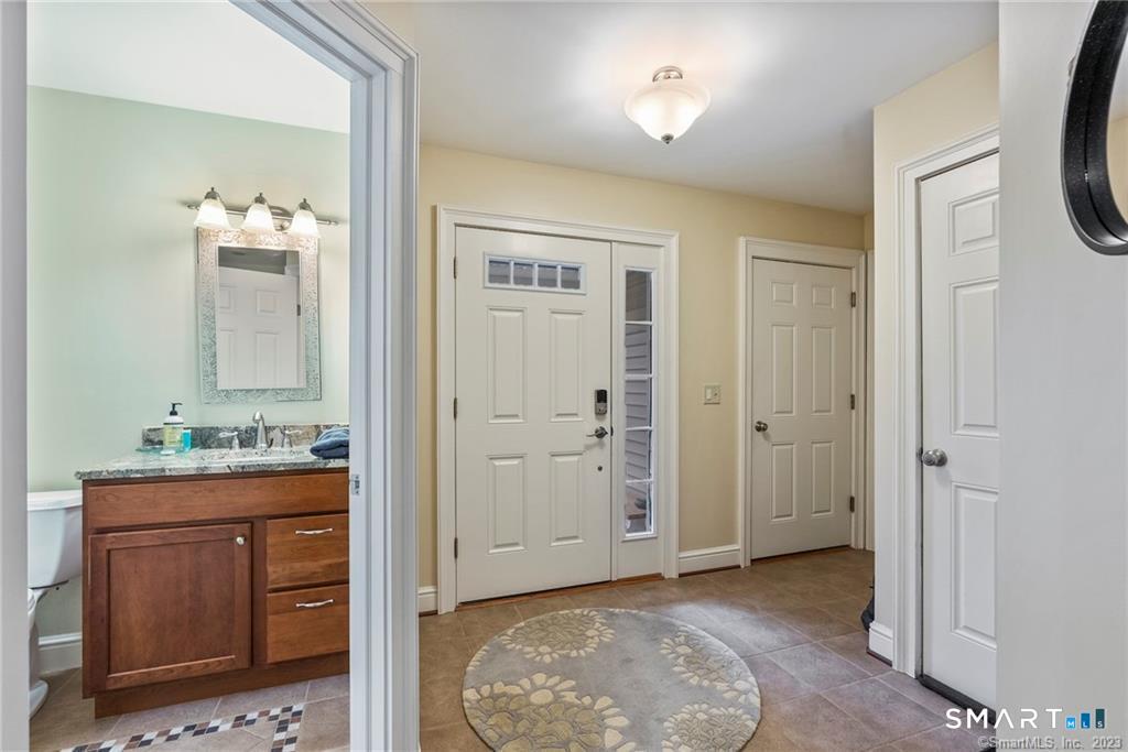 33 Marshfield Road East Lyme, CT 06357 - Photo 13 of 37 Gallery Image 13