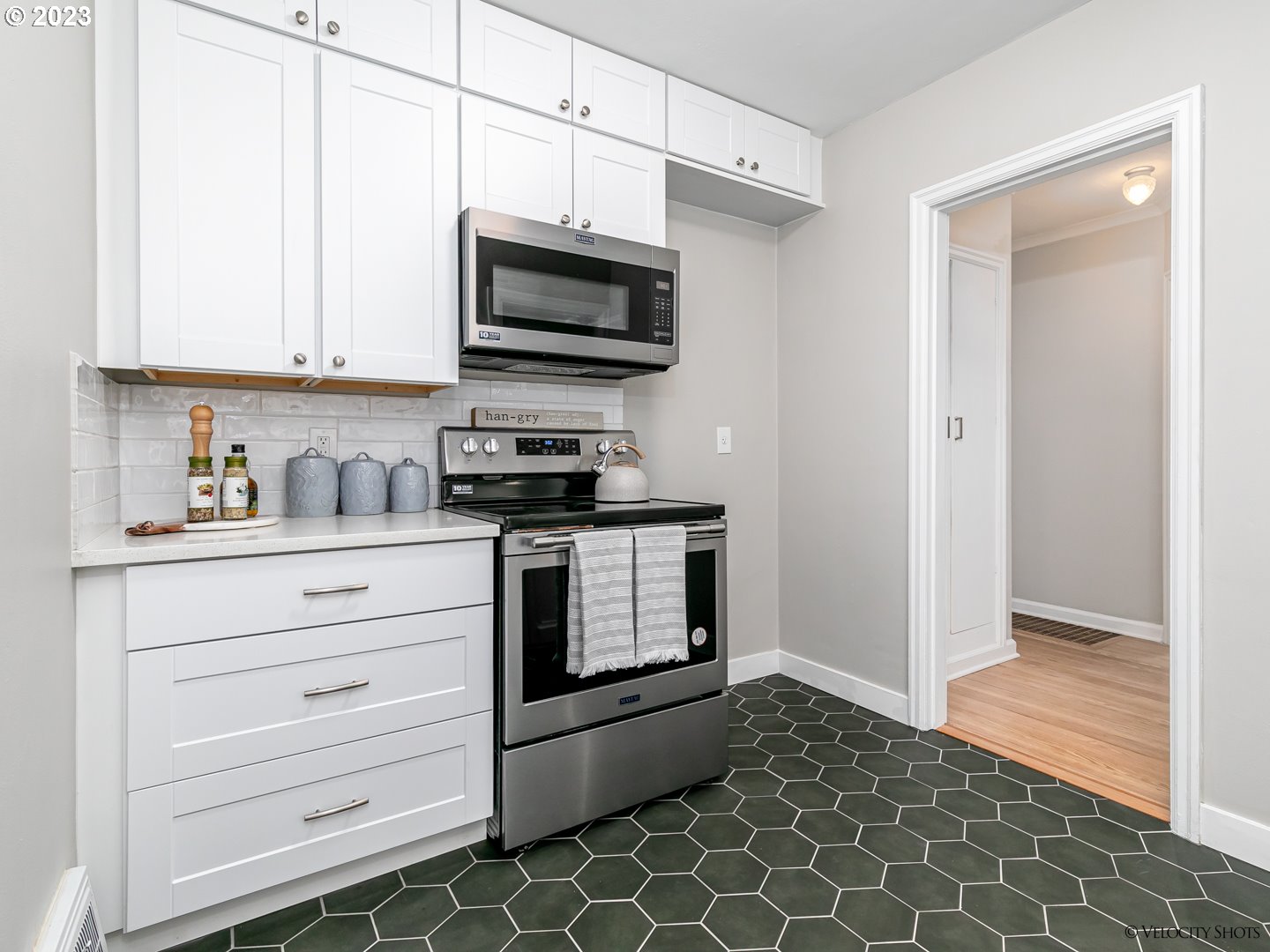 20 Southwest Bancroft Street Portland, OR 97239 - Photo 11 of 31 Gallery Image 11