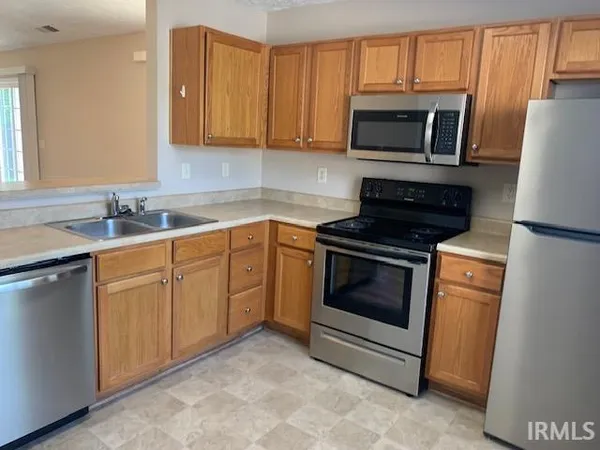 $1,395 | 3533 Pigeonbrook Court, Evansville, IN 47715