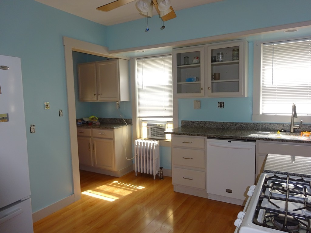 19 Russell Road Somerville, MA 02144 - Photo 8 of 17 Gallery Image 8