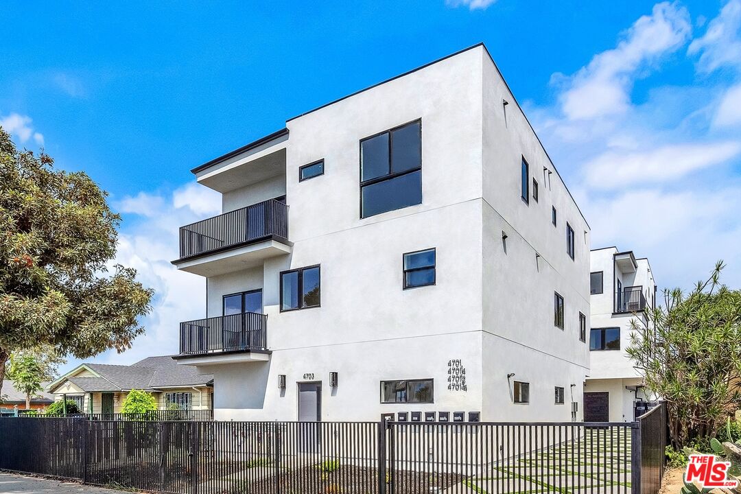 4703 Saturn Street Los Angeles, CA 90019 - Photo 37 of 37 a view of a white building