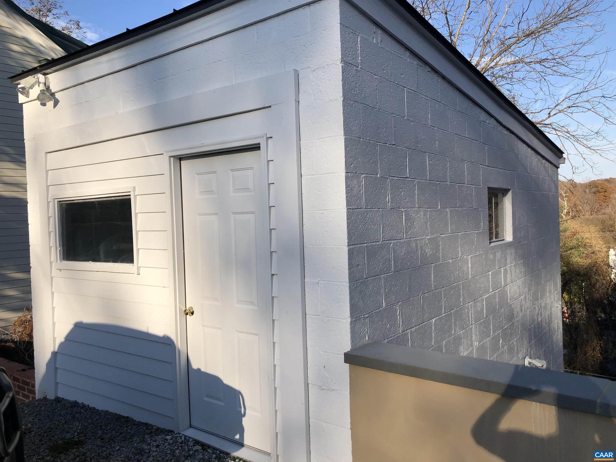 655 A Harrison Street Scottsville, VA 24590 - Photo 2 of 6